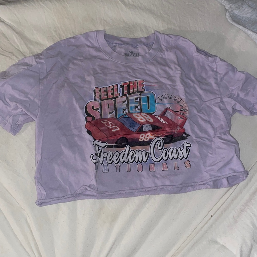 hollister graphic cropped tee